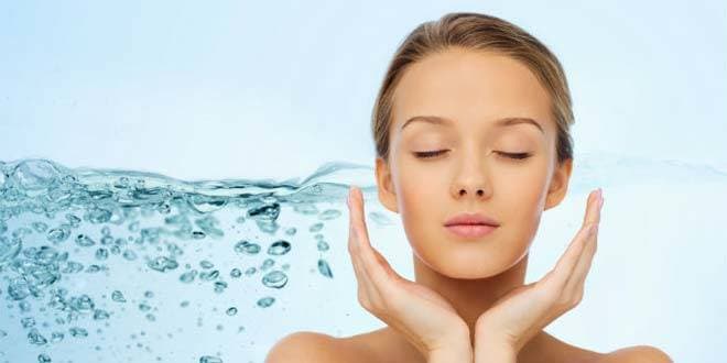 Featured visual summarizing evidence-based guidance related to 11 Ways to Naturally Hydrate your Skin.