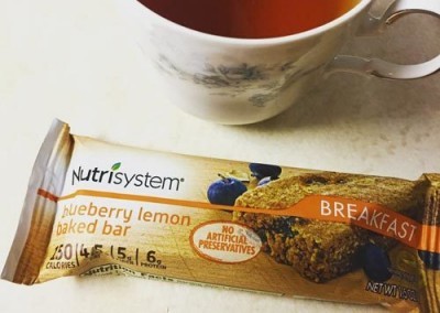 nutrisystem-breakfast-blueberry-lemon-baked-bar-and-tea-500x500